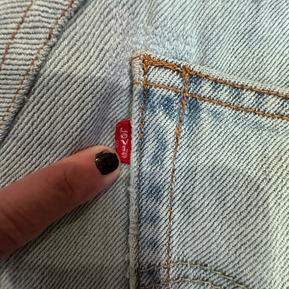 LEVIS 505 VINTAGE WOMENS 36/30  Distressed Light Blue Denim Shorts - Picture 8 of 13